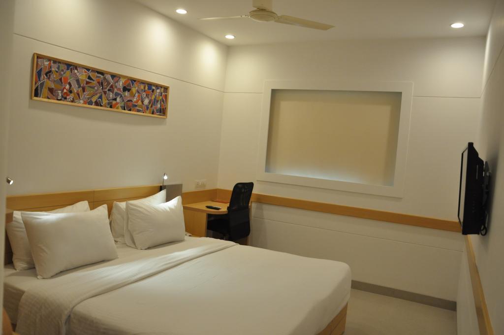 Red Fox Hotel, Chandīgarh מראה חיצוני תמונה