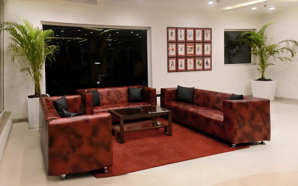 Red Fox Hotel, Chandīgarh מראה חיצוני תמונה