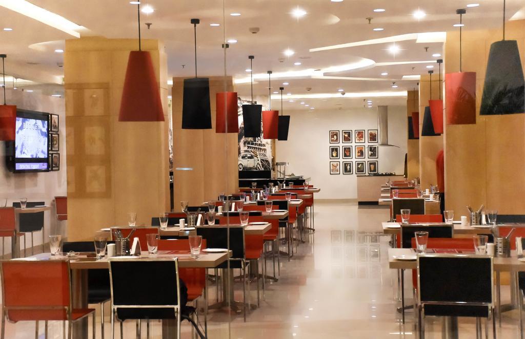 Red Fox Hotel, Chandīgarh מראה חיצוני תמונה