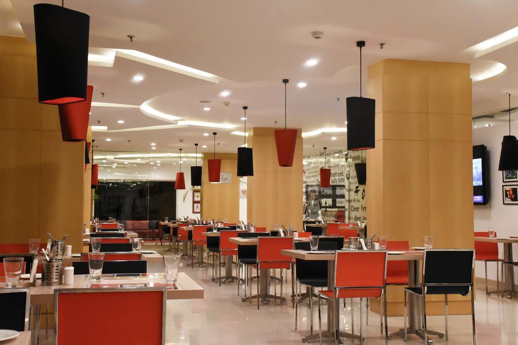 Red Fox Hotel, Chandīgarh מראה חיצוני תמונה