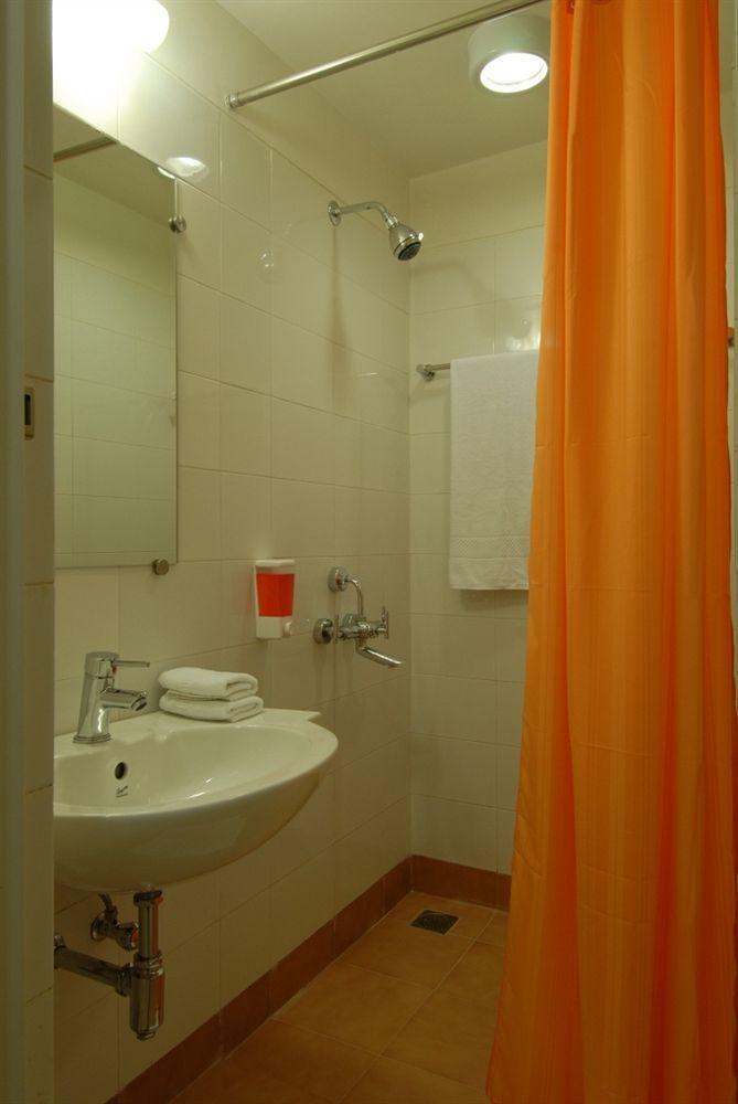 Red Fox Hotel, Chandīgarh מראה חיצוני תמונה