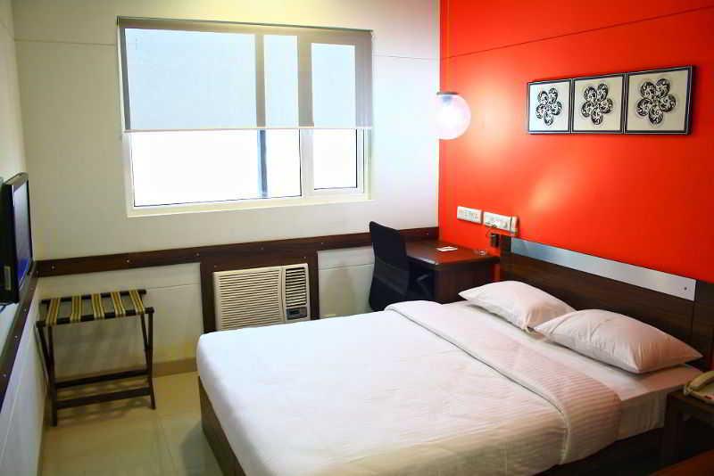 Red Fox Hotel, Chandīgarh מראה חיצוני תמונה